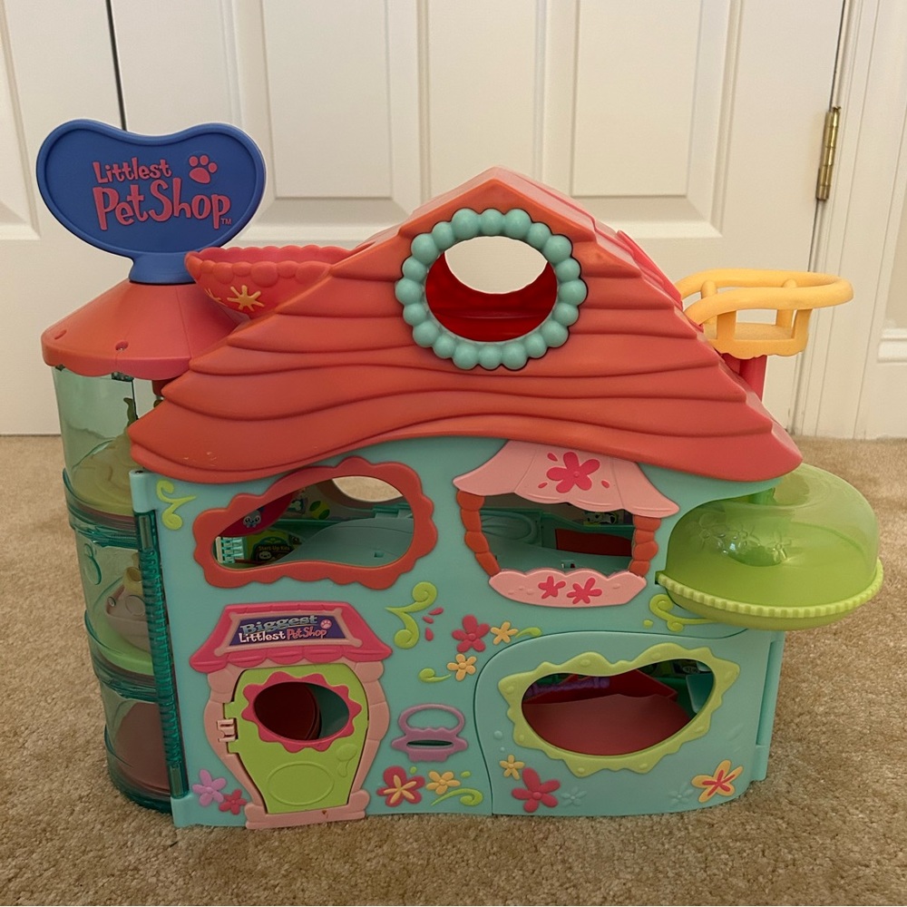 Biggest Littlest Pet Shop Playhouse
